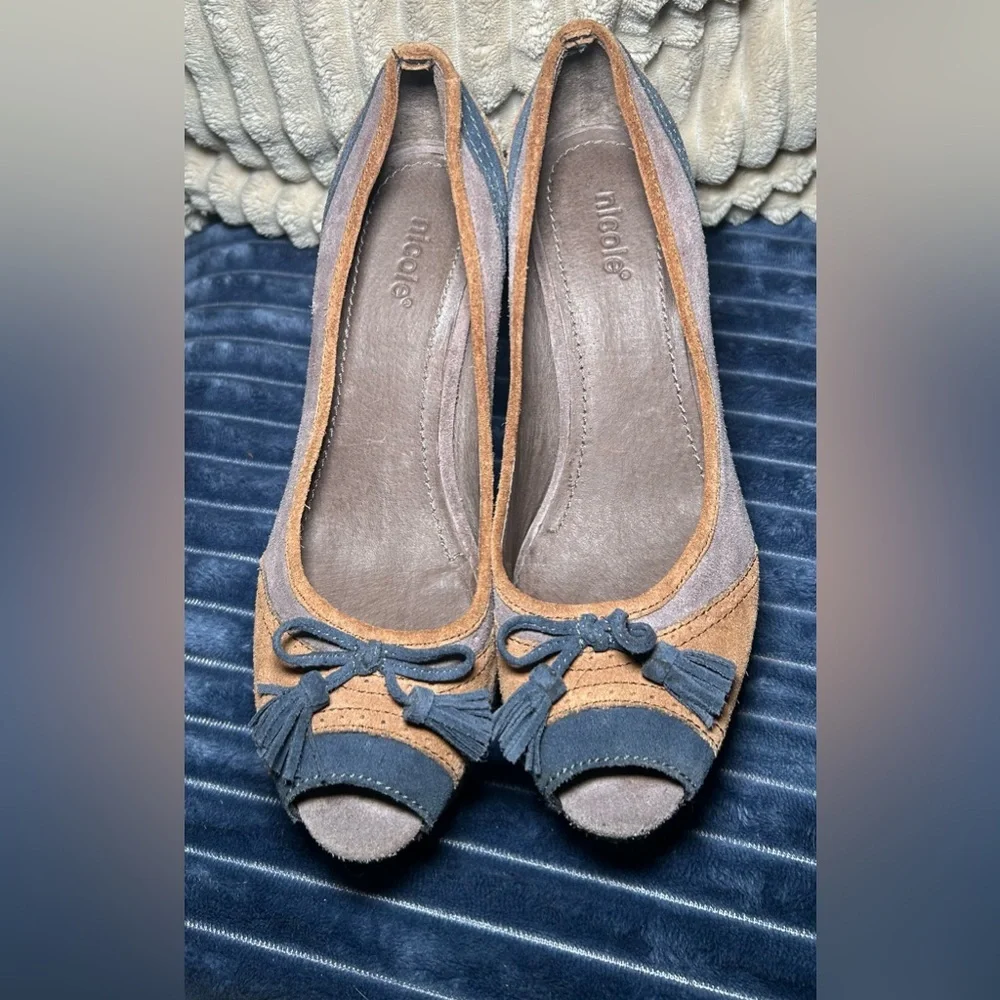 Nicole Avid Vintage Y2K platform peeptoe bow tie navy tan wedge heels suede 7.5